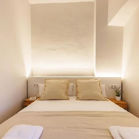 Bravissimo Calderers La Lleona, Heart Of The Barri Vell * Girona