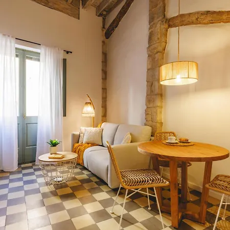Bravissimo Calderers La Lleona, Heart Of The Barri Vell Apartment Girona
